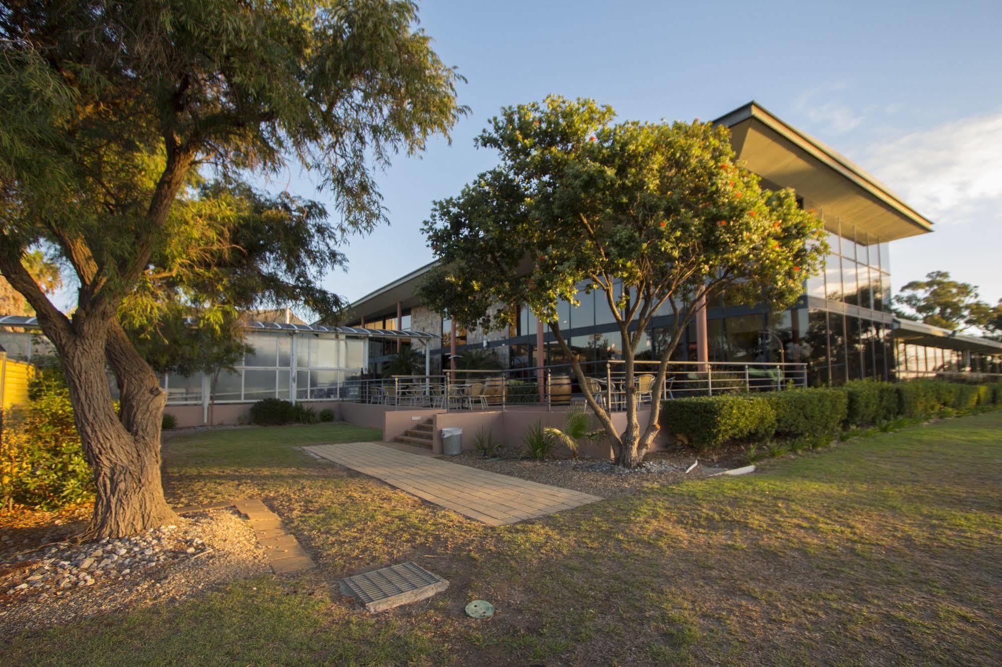 Breakfree Wirrina Cove Hotel Exterior photo